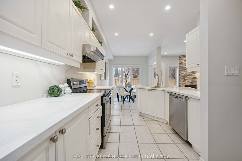 Richmond Hill Townhouse for rent - 4 Bedrooms — photo 17