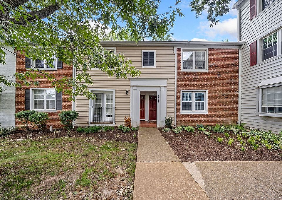 Walkway up to the unit