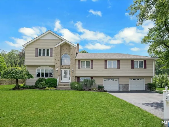 4 Fleetwood Ave, Fairfield, NJ 07004