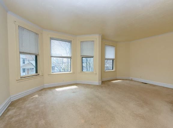 5th image of 2042 W Grace St #2