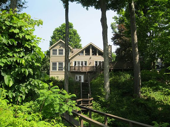 3rd image of 6586 Northwood Dr