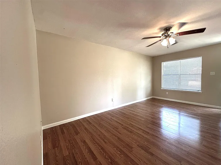 1602 Sagebrush Dr — Photo 3