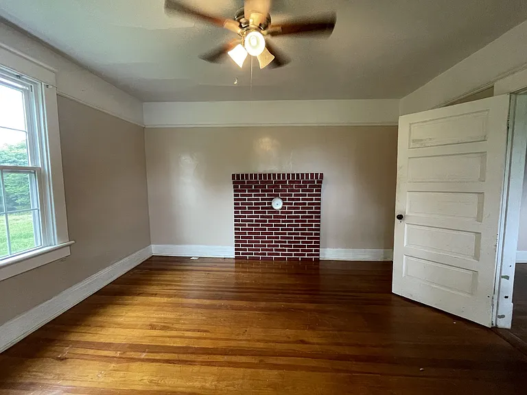 169 Crescent Ln — Photo 2