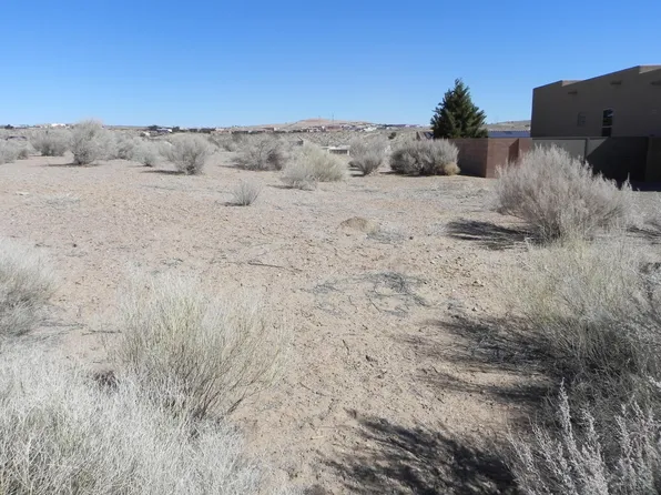 404 Holt Ct NE, Rio Rancho, NM 87124