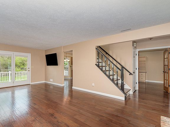 4th image of 5444 Stone Hill Dr
