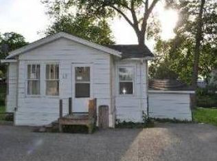 12 Atwater Pkwy, Fox Lake, IL 60020