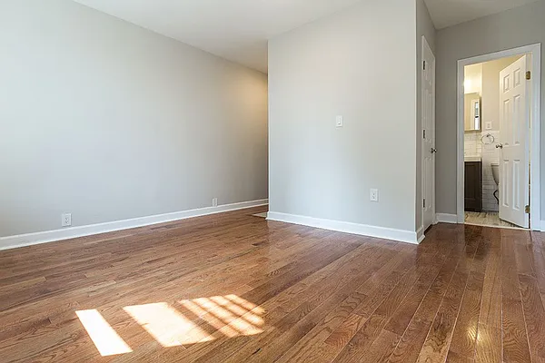 Rented by Dixon Advisory USA Inc. | media 4