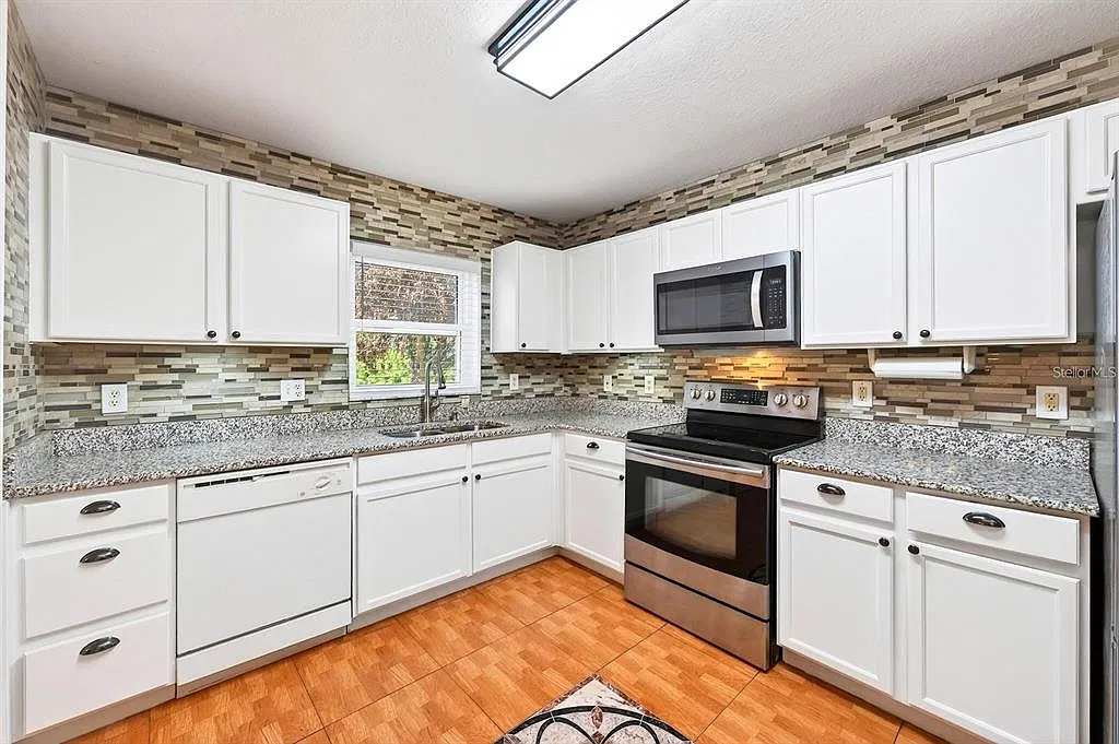 4 bed, 4.5 bath, 3246 sqft, $4,500 — Photo 4