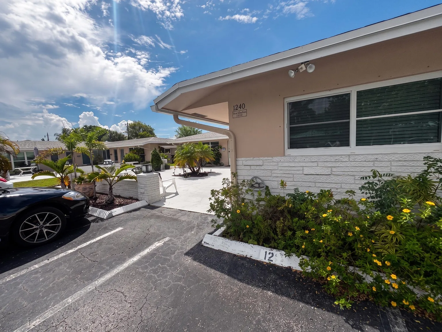 2 bed, 2.0 bath, 771 sqft, $2,200 — Photo 1