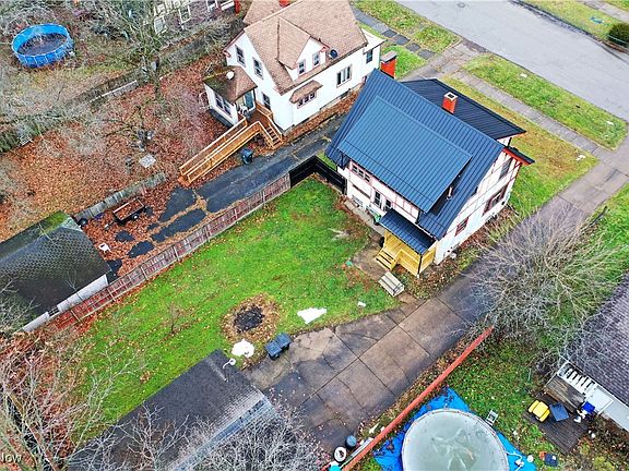 5th image of 562 Belmont Ave NE