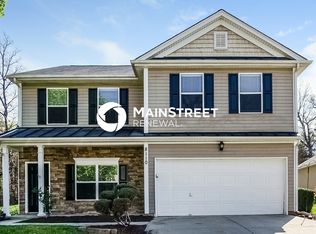 8110 Chatham Oaks Dr, Concord, NC 28027