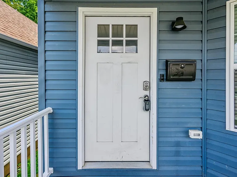 642 Jackson St — Photo 1