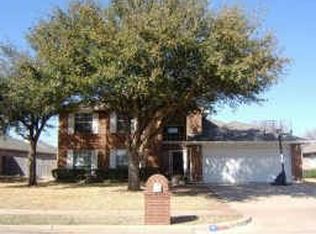 934 Santa Fe Dr, Saginaw, TX 76131