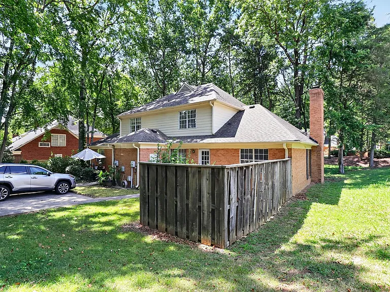 101 Cabell Way — Photo 24