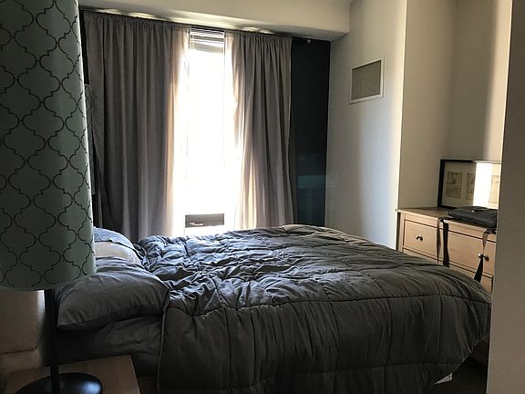 5th image of 1221 N La Salle Drive 811 #1