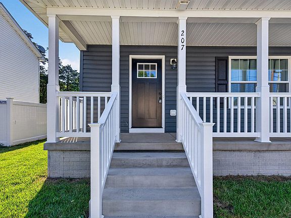 2nd image of 207 S Loudoun St