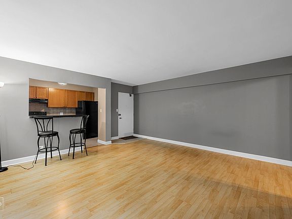3rd image of 4970 N Marine Dr APT 630