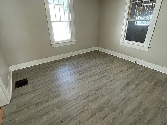 3rd image of 263 N Irwin Ave