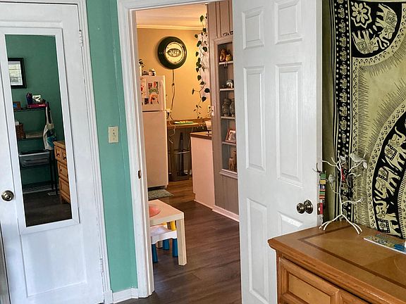 3rd image of 3022 Dartmouth Ave N Floor 2