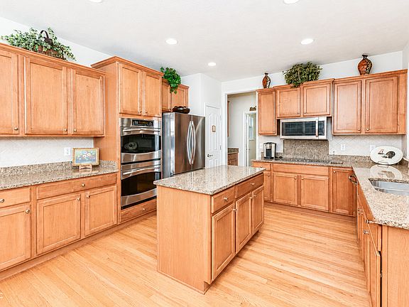 4th image of 13016 Shiraz Ln