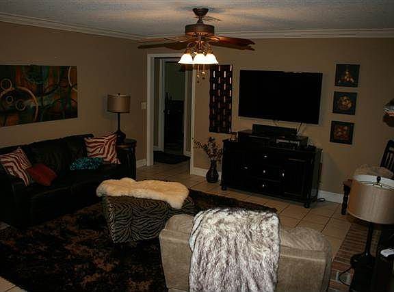 3rd image of 1011 Oriole Dr