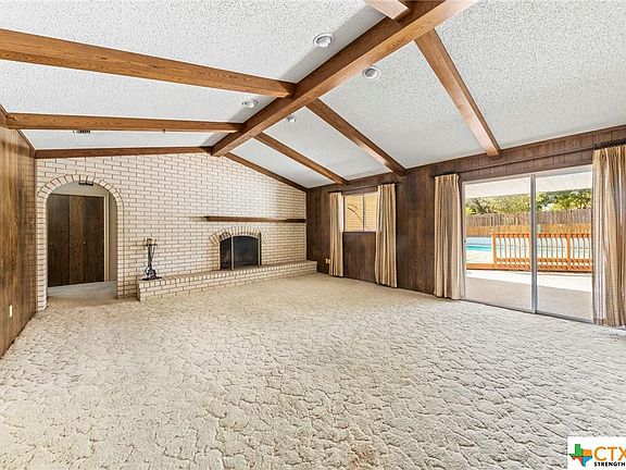 3rd image of 515 White Oak Ln