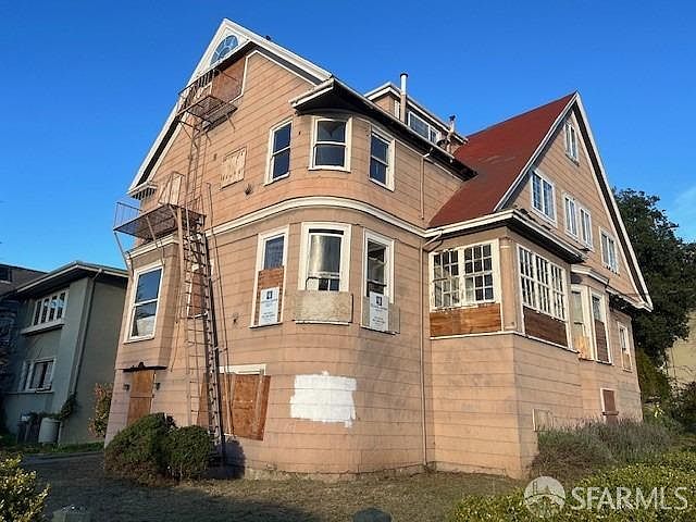 2nd image of 2649 Benvenue Ave