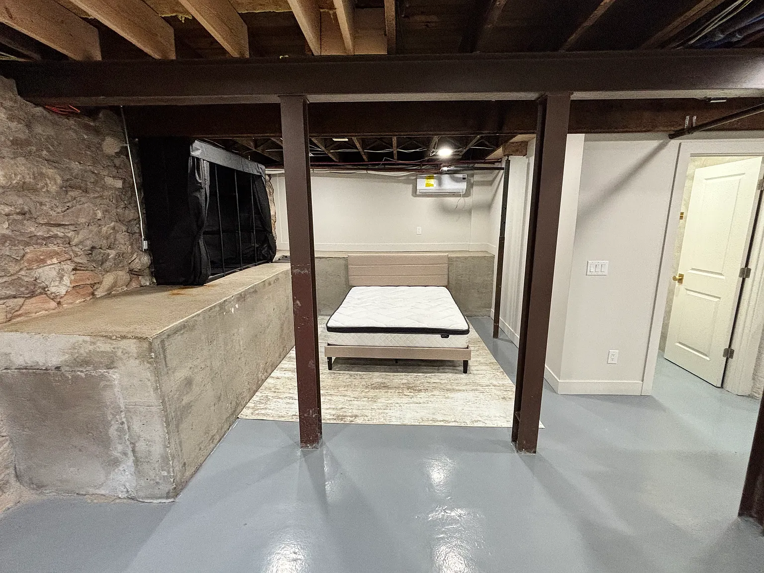 Studio, 900 sqft, $1,390 — Photo 3