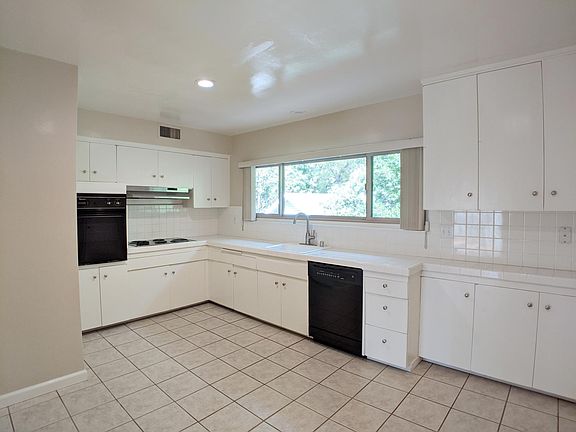 5th image of 800 S Orange Grove Blvd #814