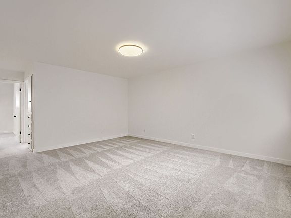 5th image of 206 11th Ave E APT 9