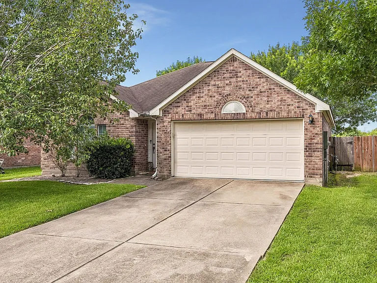 24027 Floragate Dr — Photo 1