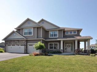 951 Windmill Crk S, Waconia, MN 55387
