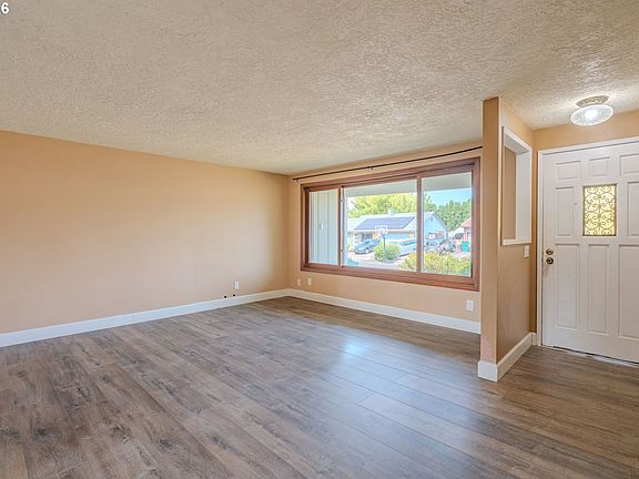 3rd image of 1803 NW 100th St