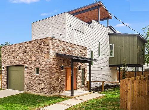 606 S Hackberry Photo 1