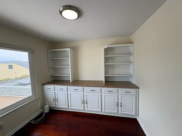 2176 Greendale Dr — Photo 10
