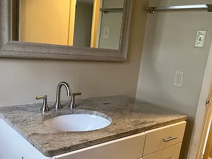 3 bed, 1421 sqft, $1,995 — Photo 4