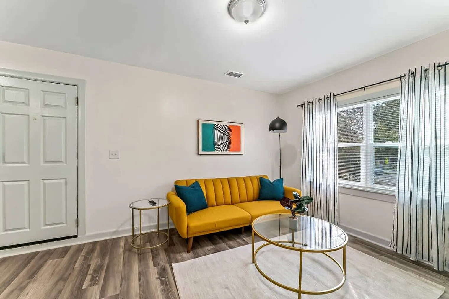 1 bed, 1.0 bath, 581 sqft, $3,275 — Photo 1