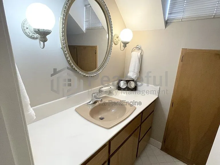 1224 E 2nd Ave — Photo 15