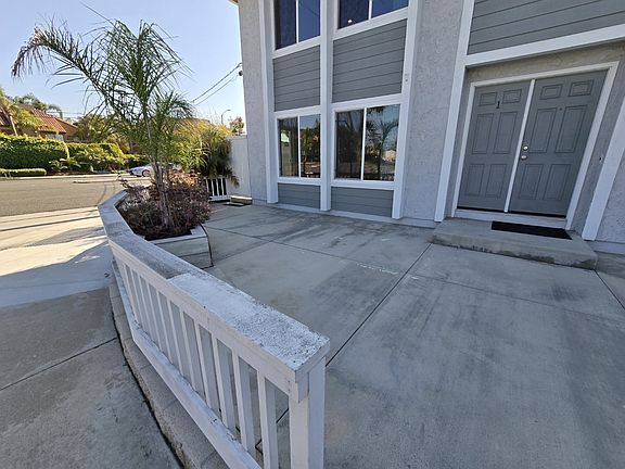 FRONT LEFT PATIO