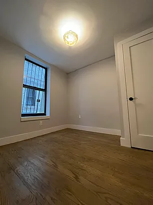 Rented by Bond New York | media 5