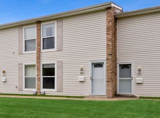 1968 Huntington Blvd, Hoffman Estates, IL 60169