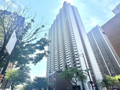 6033 N Sheridan Rd APT 27C, Chicago, IL, 60660
