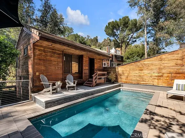 2 Puente Rd, Woodland Hills, CA 91364
