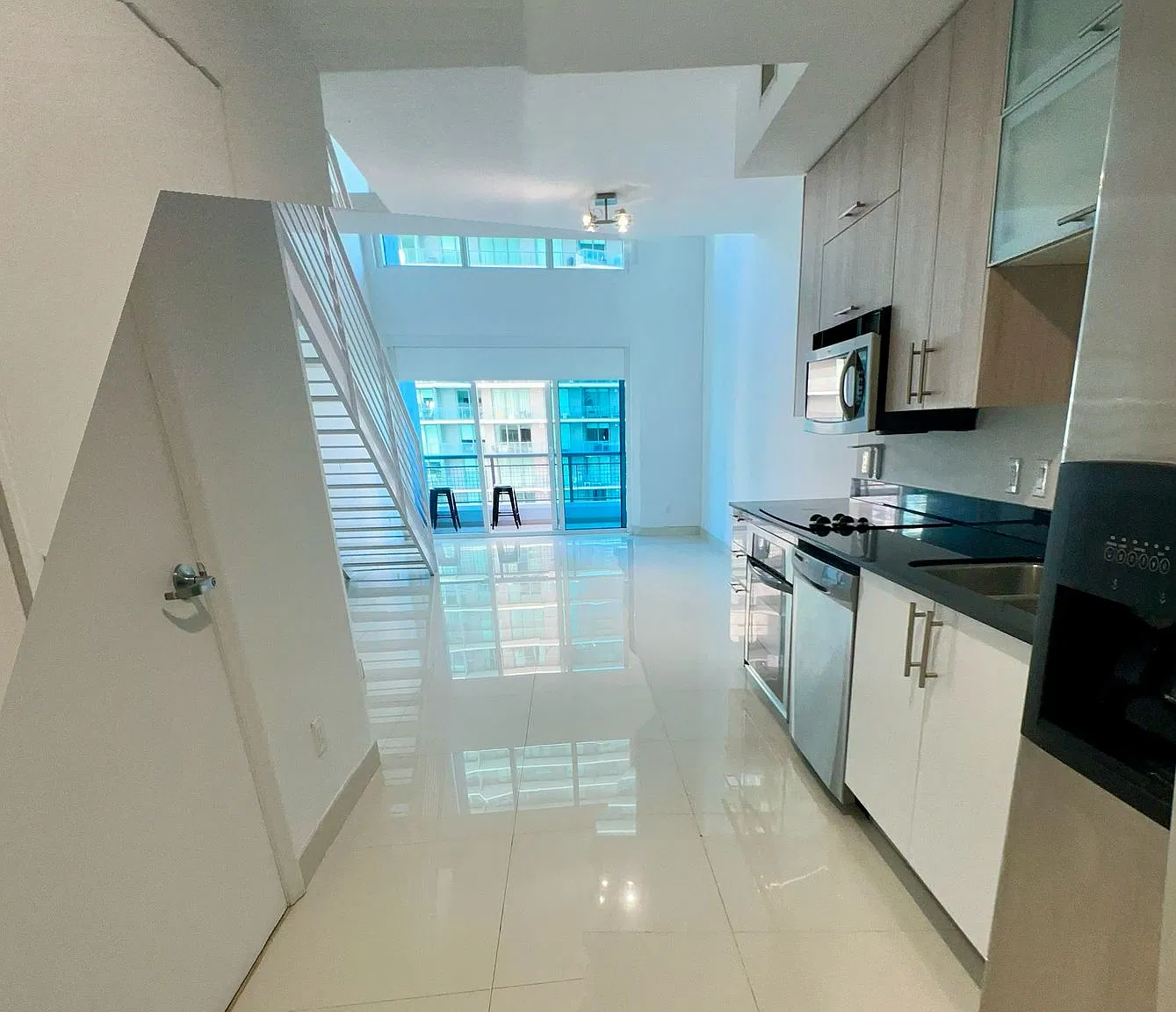 1 bed, 781 sqft, $2,900 — Photo 4
