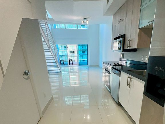 4th image of 60 SW 13th St APT 2618