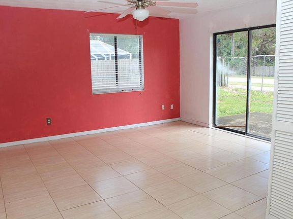 4th image of 710 Venters St