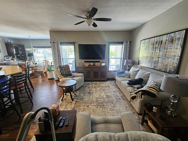 519 Majestic Oak Ct — Photo 5