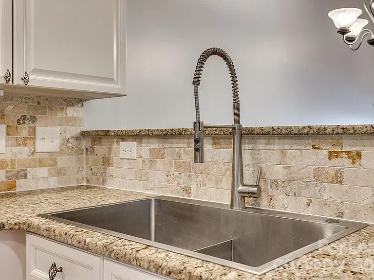 2052 Shady Pond Dr — Photo 11