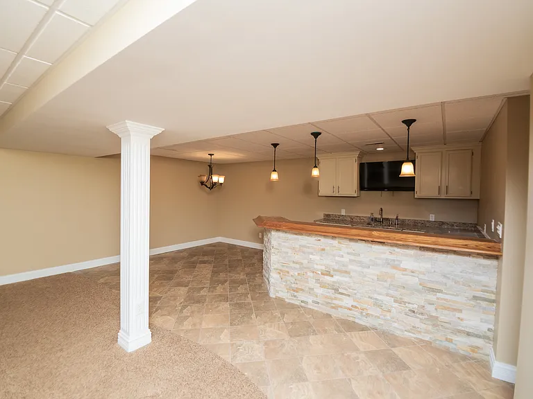 405 Galway Dr — Photo 43