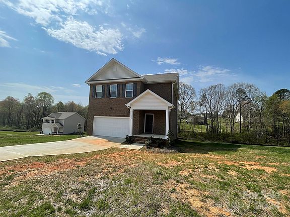 3rd image of 126 Lippard Springs Cir